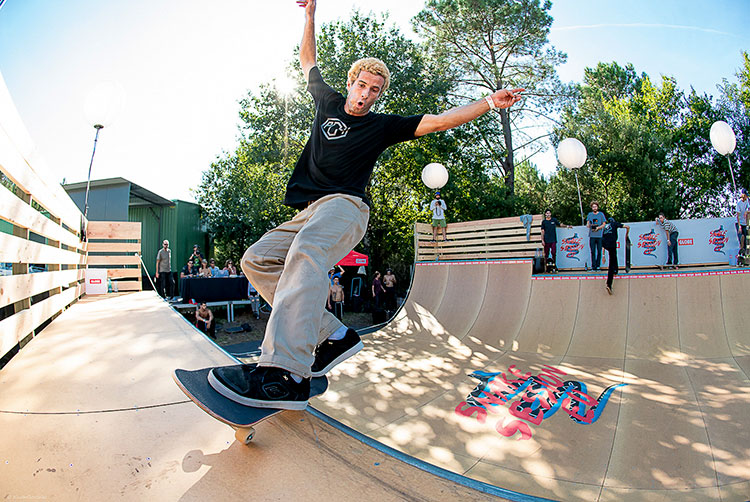 4All the way from Portugal by van and flying the flag for the POP Crew. Lawrence Aragao feebles his away through the qualifiers DZ 750px