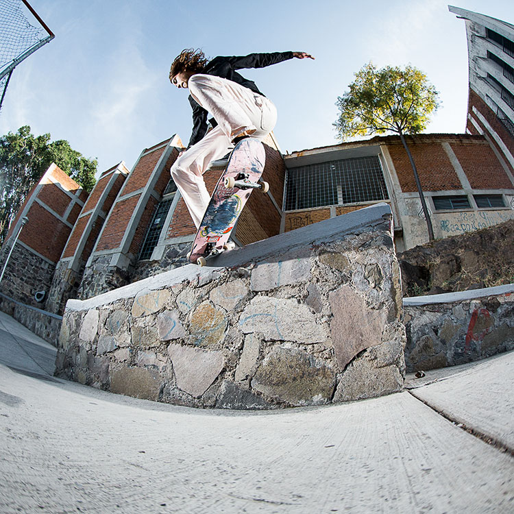 Switch Crooked Grind DZ 1 750px