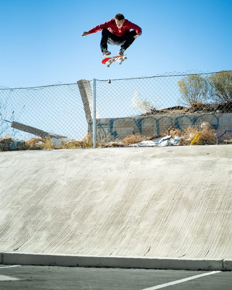 riley kickflip ov fence into bank DZ 2000